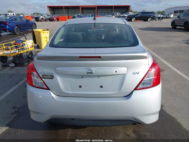 46178160 :رقم المزاد ، 3N1CN7AP7JL812082 vin ، 2018 Nissan Versa 1.6 Sv مزاد بيع