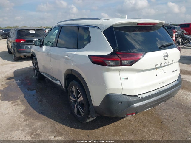 46178235 :رقم المزاد ، 5N1BT3CB7NC730553 vin ، 2022 Nissan Rogue Sl Intelligent Awd مزاد بيع