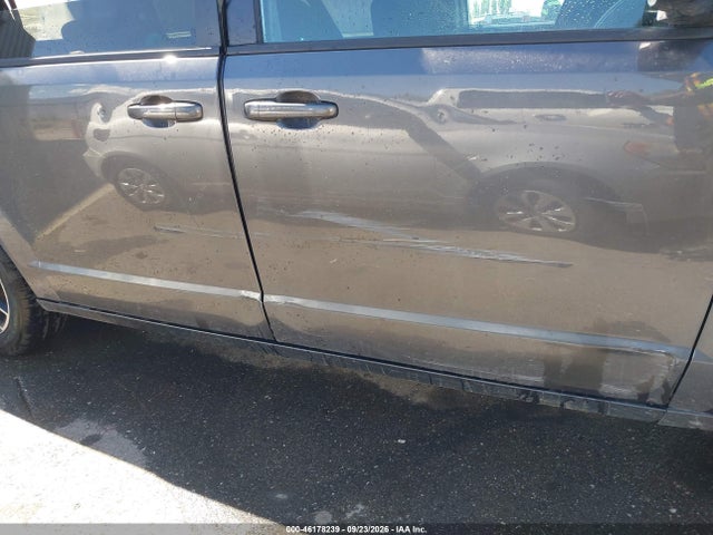 Dodge Grand Caravan Se Plus 2018 2C4RDGBGXJR220073 Image 6
