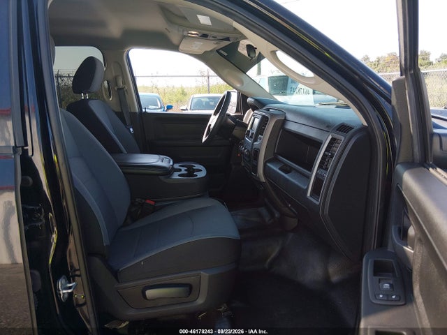 46178243 :رقم المزاد ، 1C6RR7KG2MS564508 vin ، 2021 Ram 1500 Classic Tradesman مزاد بيع