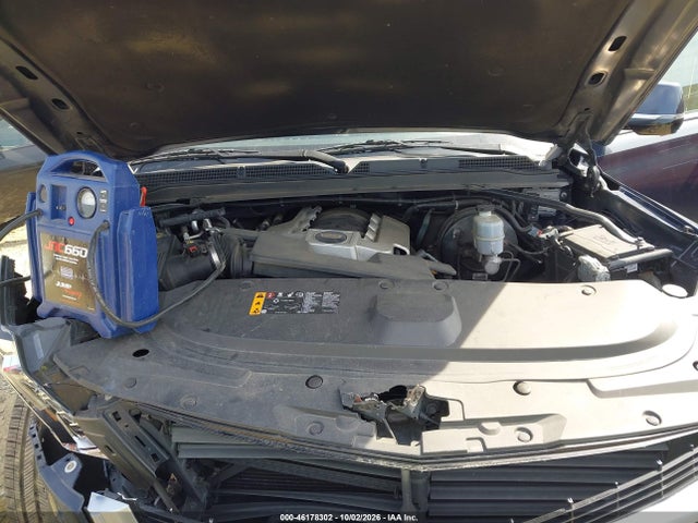 46178302 :رقم المزاد ، 1GYS4HKJ3KR253100 vin ، 2019 Cadillac Escalade Esv Luxury مزاد بيع