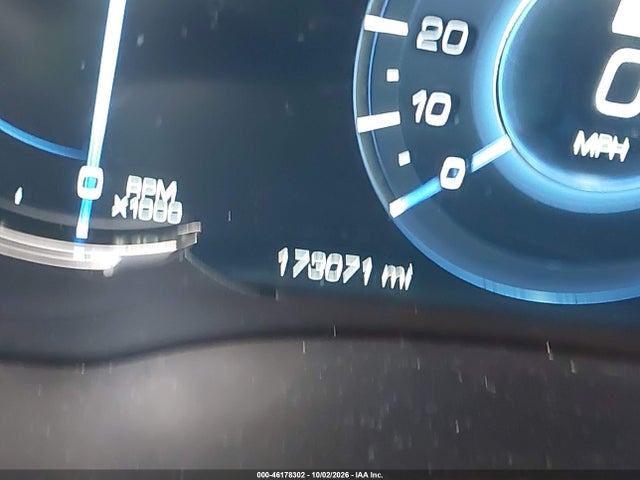 46178302 :رقم المزاد ، 1GYS4HKJ3KR253100 vin ، 2019 Cadillac Escalade Esv Luxury مزاد بيع