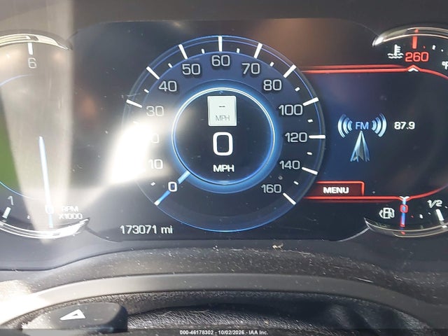 46178302 :رقم المزاد ، 1GYS4HKJ3KR253100 vin ، 2019 Cadillac Escalade Esv Luxury مزاد بيع
