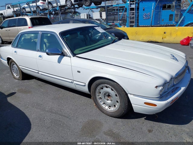 46178307 :رقم المزاد ، SAJKX6244WC824079 vin ، 1998 Jaguar Xj8 Vanden Plas مزاد بيع