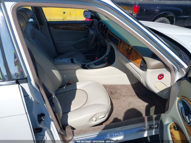 46178307 :رقم المزاد ، SAJKX6244WC824079 vin ، 1998 Jaguar Xj8 Vanden Plas مزاد بيع
