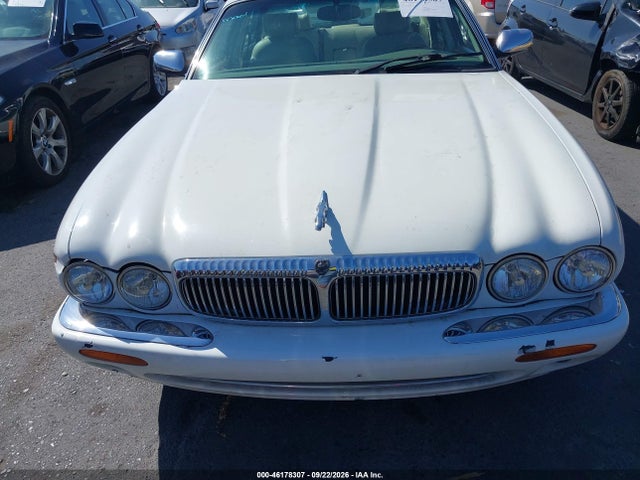 46178307 :رقم المزاد ، SAJKX6244WC824079 vin ، 1998 Jaguar Xj8 Vanden Plas مزاد بيع