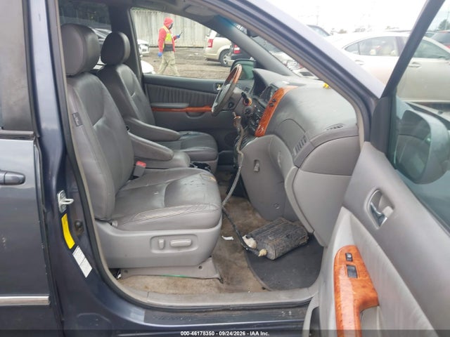 2008 Toyota Sienna Limited მანქანა იყიდება აუქციონზე, vin: 5TDBK22C98S015711, აუქციონის ნომერი: 46178350