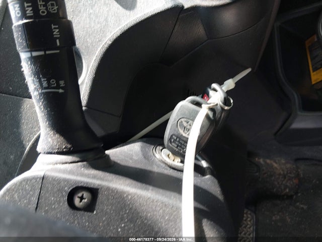 2014 Toyota Prius C Two მანქანა იყიდება აუქციონზე, vin: JTDKDTB34E1571532, აუქციონის ნომერი: 46178377