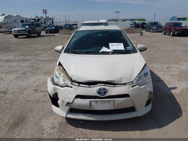 2014 Toyota Prius C Two მანქანა იყიდება აუქციონზე, vin: JTDKDTB34E1571532, აუქციონის ნომერი: 46178377