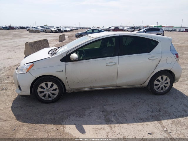 2014 Toyota Prius C Two მანქანა იყიდება აუქციონზე, vin: JTDKDTB34E1571532, აუქციონის ნომერი: 46178377