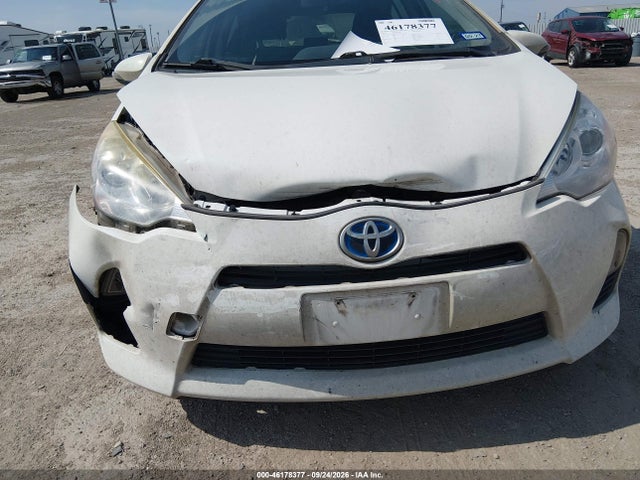 2014 Toyota Prius C Two მანქანა იყიდება აუქციონზე, vin: JTDKDTB34E1571532, აუქციონის ნომერი: 46178377