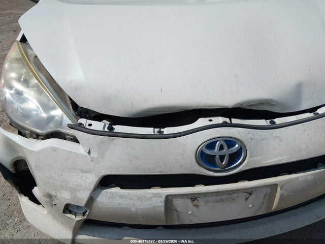 2014 Toyota Prius C Two მანქანა იყიდება აუქციონზე, vin: JTDKDTB34E1571532, აუქციონის ნომერი: 46178377