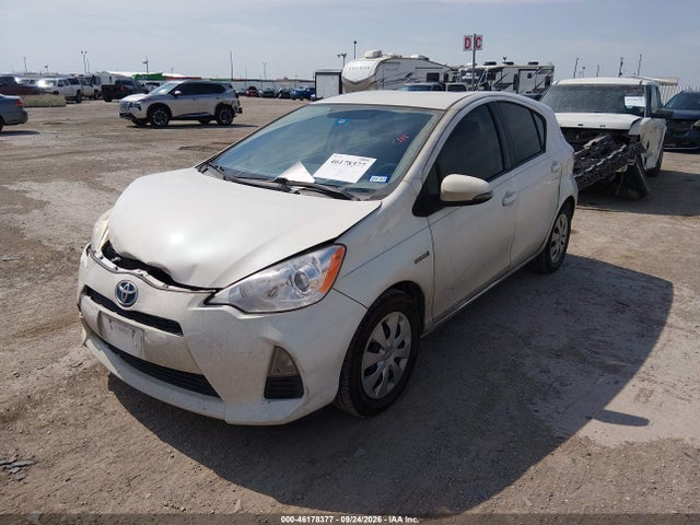 2014 Toyota Prius C Two მანქანა იყიდება აუქციონზე, vin: JTDKDTB34E1571532, აუქციონის ნომერი: 46178377