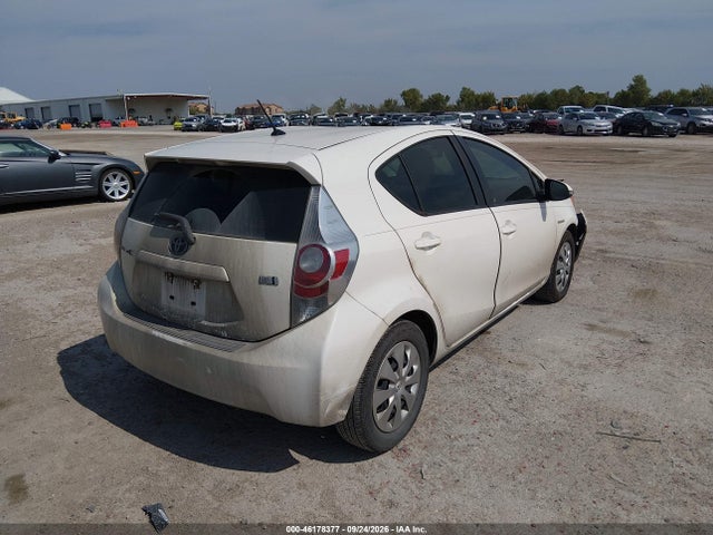 2014 Toyota Prius C Two მანქანა იყიდება აუქციონზე, vin: JTDKDTB34E1571532, აუქციონის ნომერი: 46178377