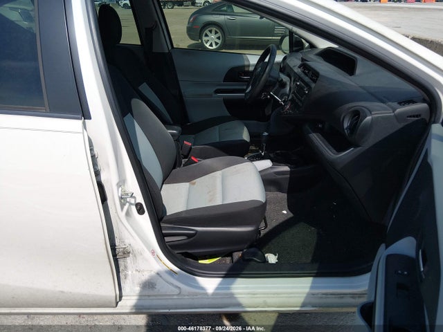 2014 Toyota Prius C Two მანქანა იყიდება აუქციონზე, vin: JTDKDTB34E1571532, აუქციონის ნომერი: 46178377