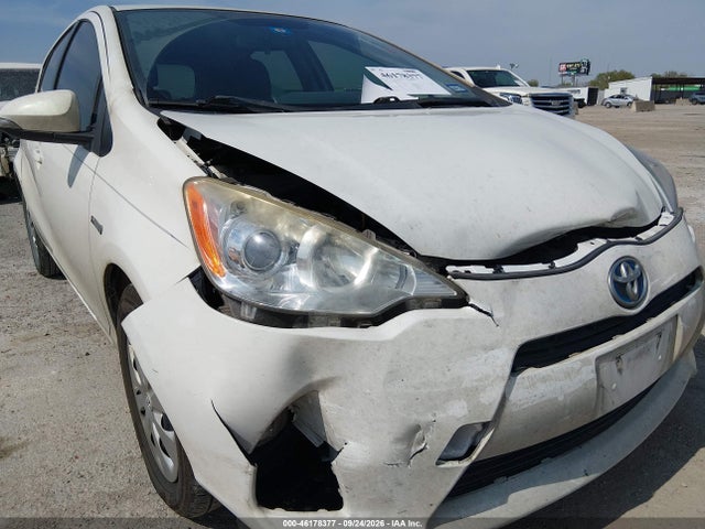 2014 Toyota Prius C Two მანქანა იყიდება აუქციონზე, vin: JTDKDTB34E1571532, აუქციონის ნომერი: 46178377