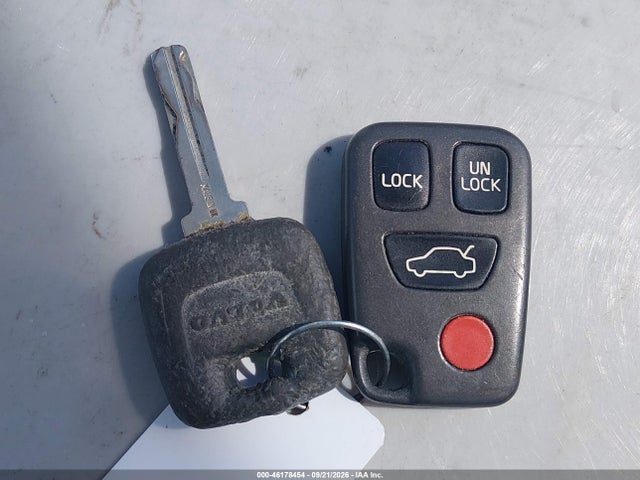 46178454 :رقم المزاد ، YV1NC62D74J046838 vin ، 2004 Volvo C70 Ht مزاد بيع