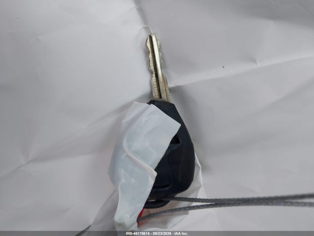 46178615 :رقم المزاد ، 4T4BF3EK3BR158042 vin ، 2011 Toyota Camry Le مزاد بيع