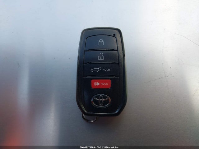 Toyota Corolla Cross Xle 2024 7MUDAABG8RV083904 Image 11