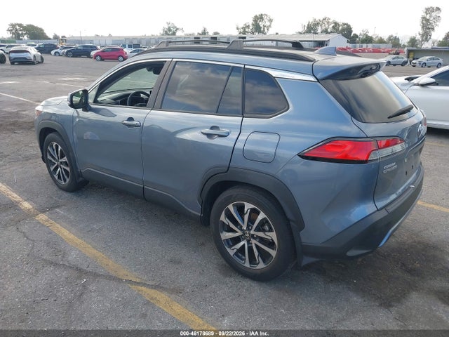 Toyota Corolla Cross Xle 2024 7MUDAABG8RV083904 Image 3