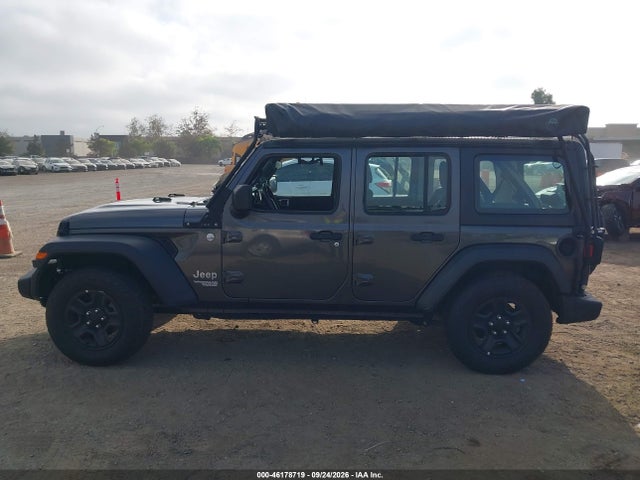 1C4HJXDG1JW139293 Jeep Wrangler Unlimited Sport 4x4