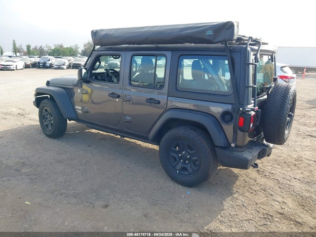 1C4HJXDG1JW139293 Jeep Wrangler Unlimited Sport 4x4