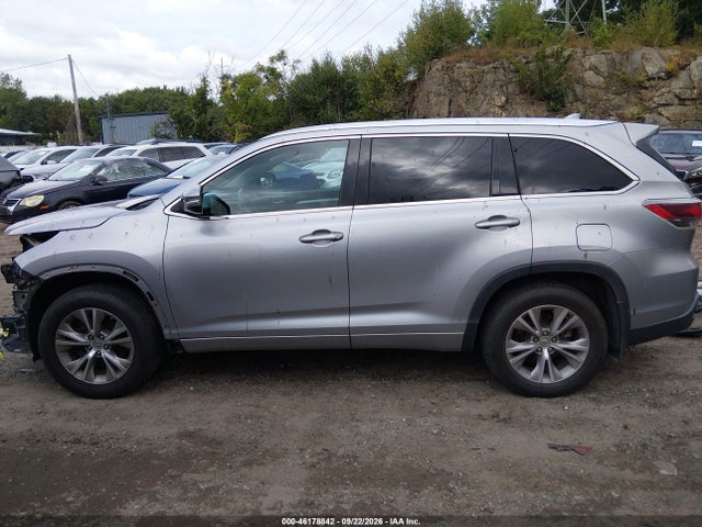 46178842 :رقم المزاد ، 5TDJKRFHXFS221272 vin ، 2015 Toyota Highlander Xle V6 مزاد بيع