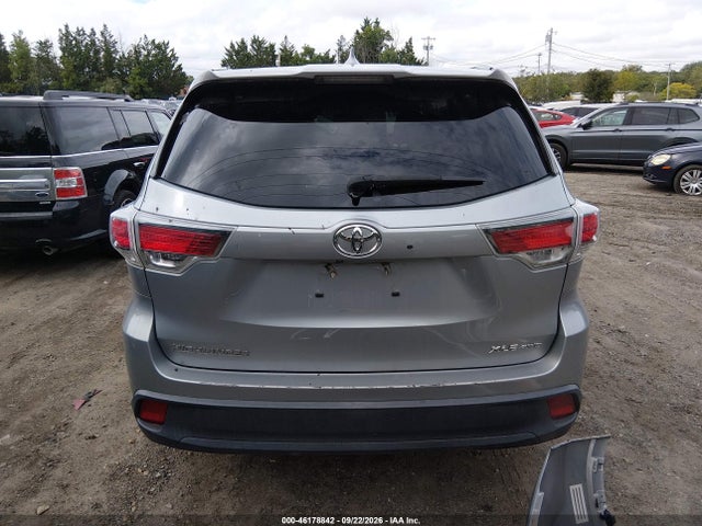 46178842 :رقم المزاد ، 5TDJKRFHXFS221272 vin ، 2015 Toyota Highlander Xle V6 مزاد بيع