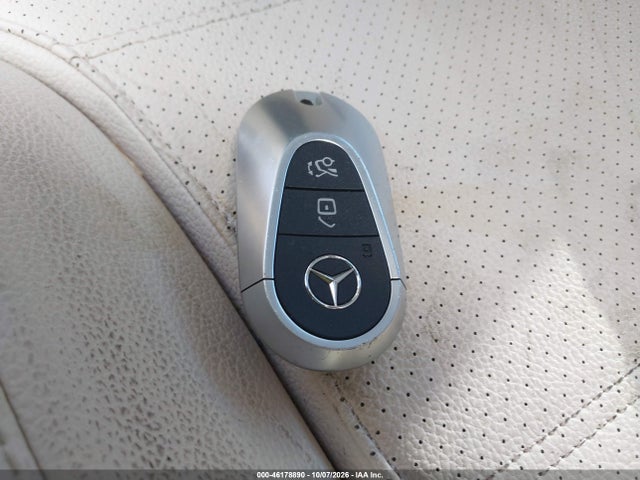 2024 Mercedes-benz C 300 მანქანა იყიდება აუქციონზე, vin: W1KAF4GB7RR220803, აუქციონის ნომერი: 46178890