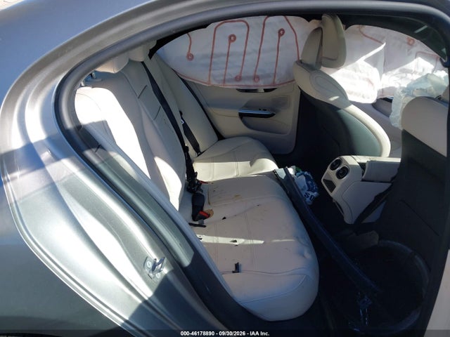 2024 Mercedes-benz C 300 მანქანა იყიდება აუქციონზე, vin: W1KAF4GB7RR220803, აუქციონის ნომერი: 46178890