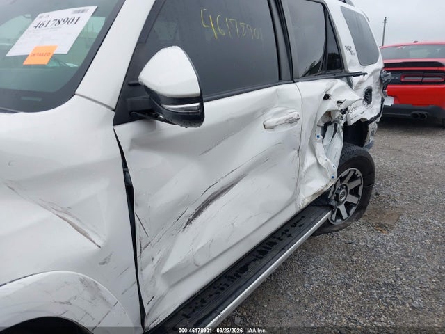 46178901 :رقم المزاد ، JTEBU5JR2J5503231 vin ، 2018 Toyota 4runner Trd Off Road Premium مزاد بيع
