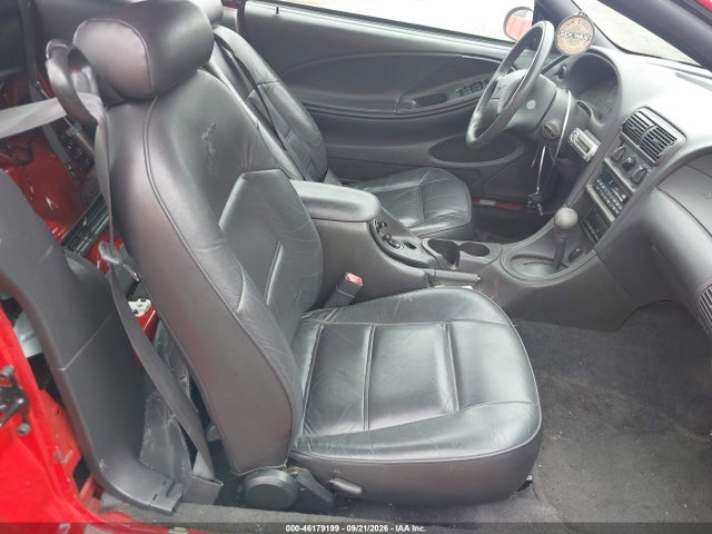 46179199 :رقم المزاد ، 1FAFP4446YF267121 vin ، 2000 Ford Mustang مزاد بيع