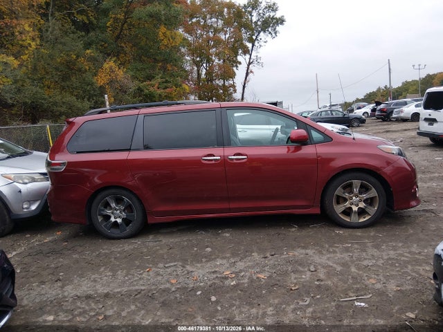 2013 Toyota Sienna Se 8 Passenger მანქანა იყიდება აუქციონზე, vin: 5TDXK3DC9DS357565, აუქციონის ნომერი: 46179381