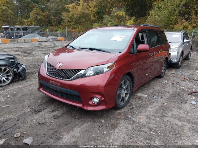 2013 Toyota Sienna Se 8 Passenger მანქანა იყიდება აუქციონზე, vin: 5TDXK3DC9DS357565, აუქციონის ნომერი: 46179381