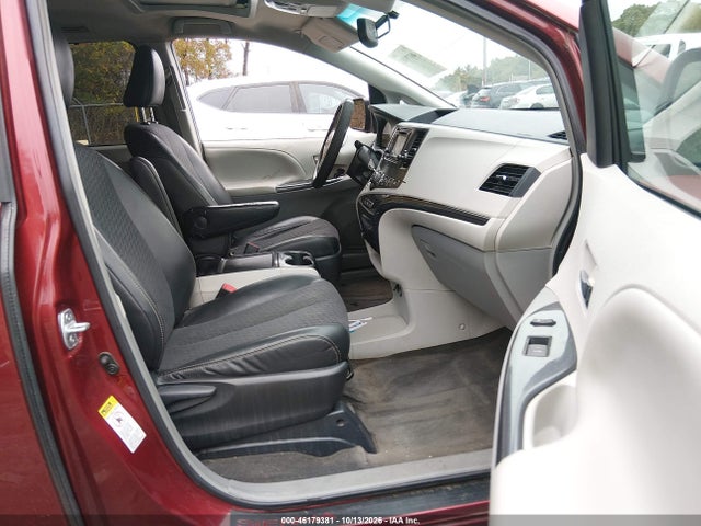 2013 Toyota Sienna Se 8 Passenger მანქანა იყიდება აუქციონზე, vin: 5TDXK3DC9DS357565, აუქციონის ნომერი: 46179381