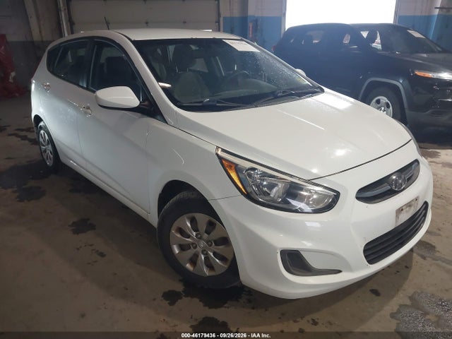 46179436 :رقم المزاد ، KMHCT5AE4FU216796 vin ، 2015 Hyundai Accent Gs مزاد بيع