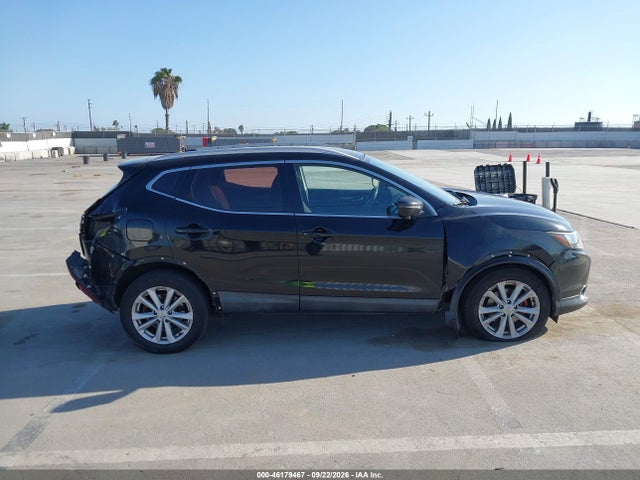 46179467 :رقم المزاد ، JN1BJ1CP7JW195276 vin ، 2018 Nissan Rogue Sport Sv مزاد بيع