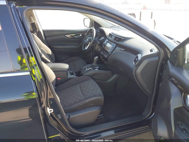 46179467 :رقم المزاد ، JN1BJ1CP7JW195276 vin ، 2018 Nissan Rogue Sport Sv مزاد بيع