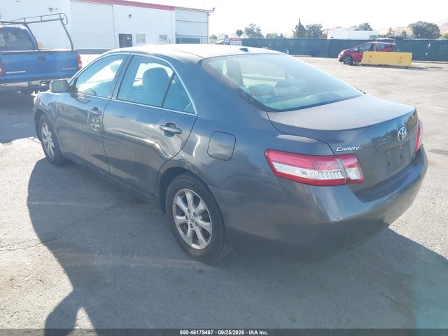 46179487 :رقم المزاد ، 4T1BF3EK9BU729642 vin ، 2011 Toyota Camry Le مزاد بيع