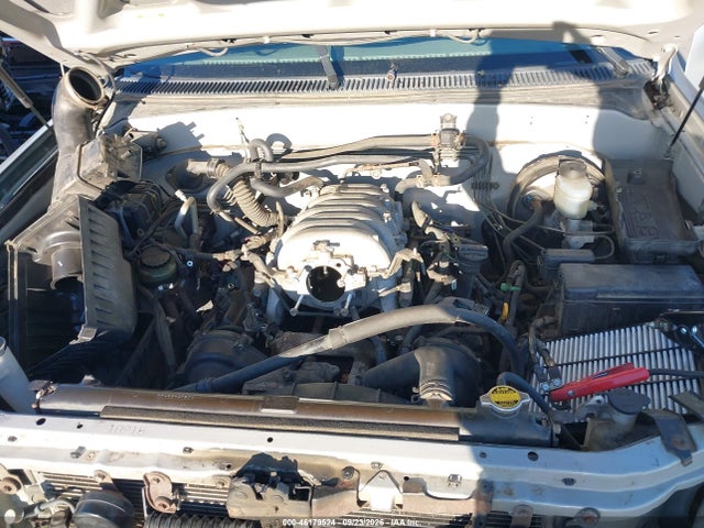 Продажа на аукционе авто 2003 Toyota Sequoia Sr5 V8, vin: 5TDZT34A93S150077, номер лота: 46179524