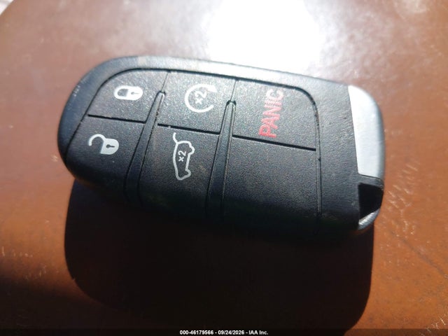 46179566 :رقم المزاد ، 1C4RJFJG2FC918892 vin ، 2015 Jeep Grand Cherokee Summit مزاد بيع