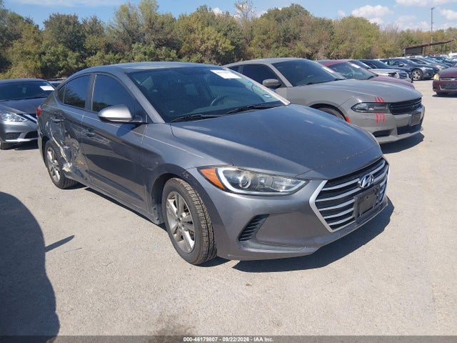 2018 5NPD84LF5JH243616 main image