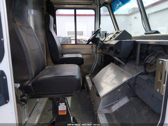 2016 Ford E-350 Stripped მანქანა იყიდება აუქციონზე, vin: 1FC3E3KS2GDC55363, აუქციონის ნომერი: 46180114