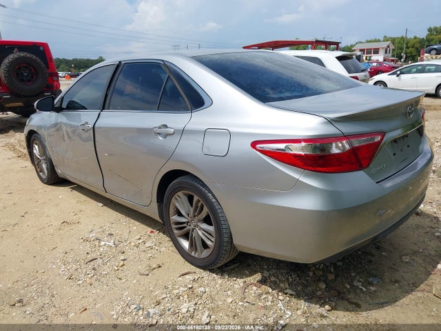 46180138 :رقم المزاد ، 4T1BF1FK3HU387598 vin ، 2017 Toyota Camry Se مزاد بيع