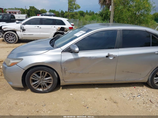 46180138 :رقم المزاد ، 4T1BF1FK3HU387598 vin ، 2017 Toyota Camry Se مزاد بيع