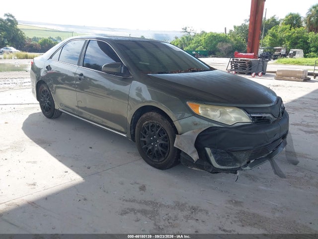 2014 Toyota Camry Le მანქანა იყიდება აუქციონზე, vin: 4T4BF1FKXER357323, აუქციონის ნომერი: 46180139