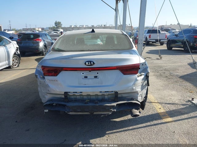 2021 Kia Forte Lxs მანქანა იყიდება აუქციონზე, vin: 3KPF24AD4ME325227, აუქციონის ნომერი: 46180299