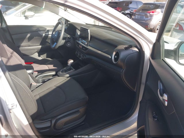 2021 Kia Forte Lxs მანქანა იყიდება აუქციონზე, vin: 3KPF24AD4ME325227, აუქციონის ნომერი: 46180299