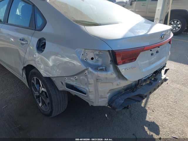 2021 Kia Forte Lxs მანქანა იყიდება აუქციონზე, vin: 3KPF24AD4ME325227, აუქციონის ნომერი: 46180299