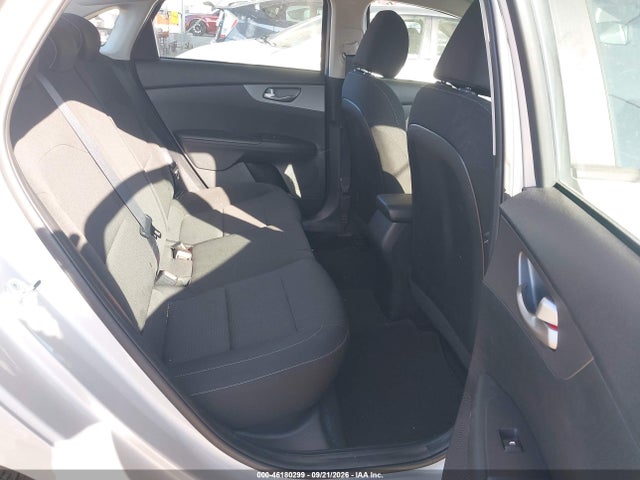 2021 Kia Forte Lxs მანქანა იყიდება აუქციონზე, vin: 3KPF24AD4ME325227, აუქციონის ნომერი: 46180299